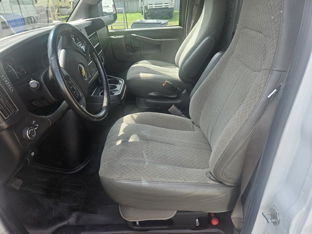 2021 Chevrolet Express Image 11