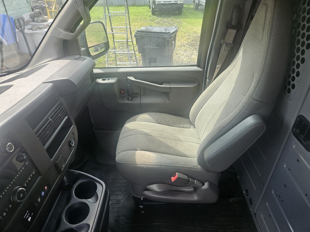 2021 Chevrolet Express Image 14