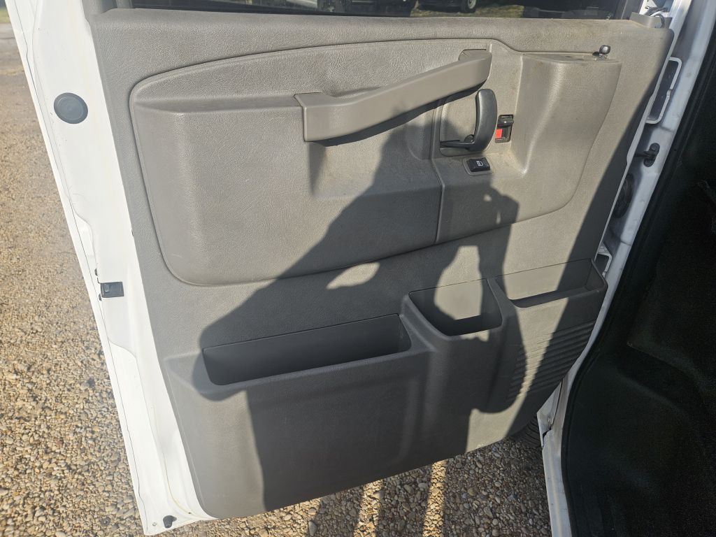 2020 Chevrolet Express Image 13