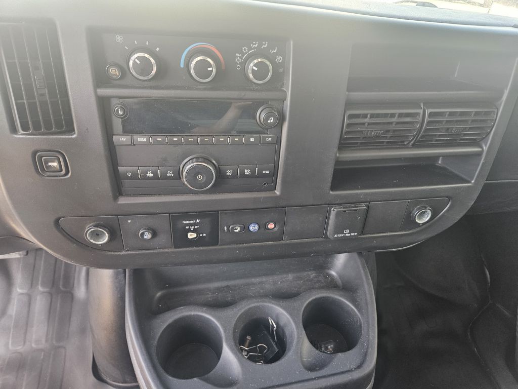 2020 Chevrolet Express Image 17
