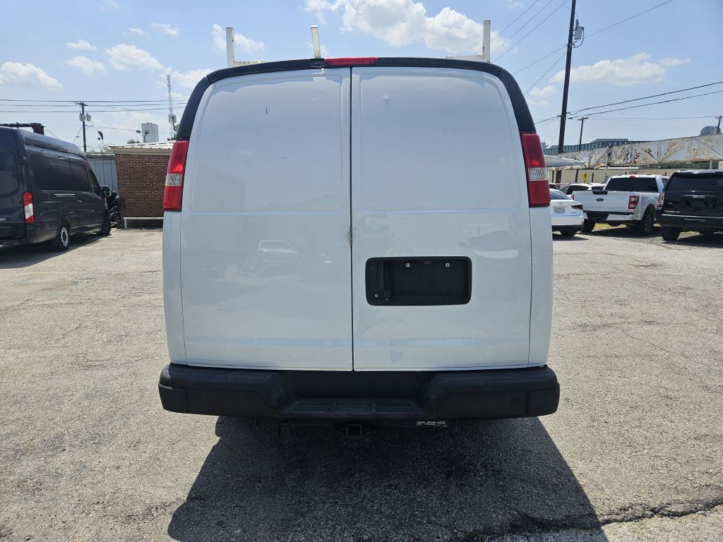 2020 Chevrolet Express Image 4