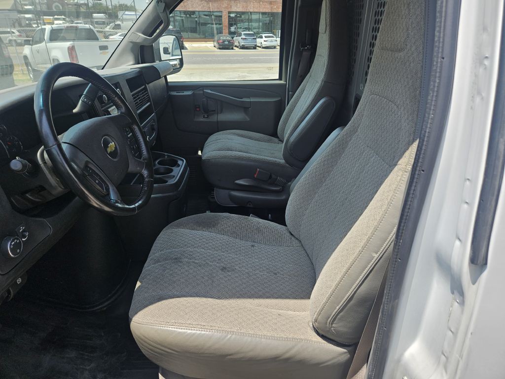 2020 Chevrolet Express Image 16
