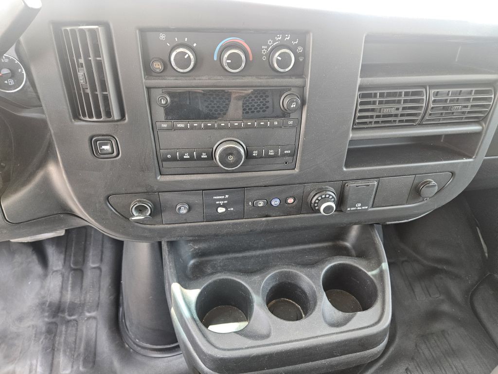 2020 Chevrolet Express Image 18