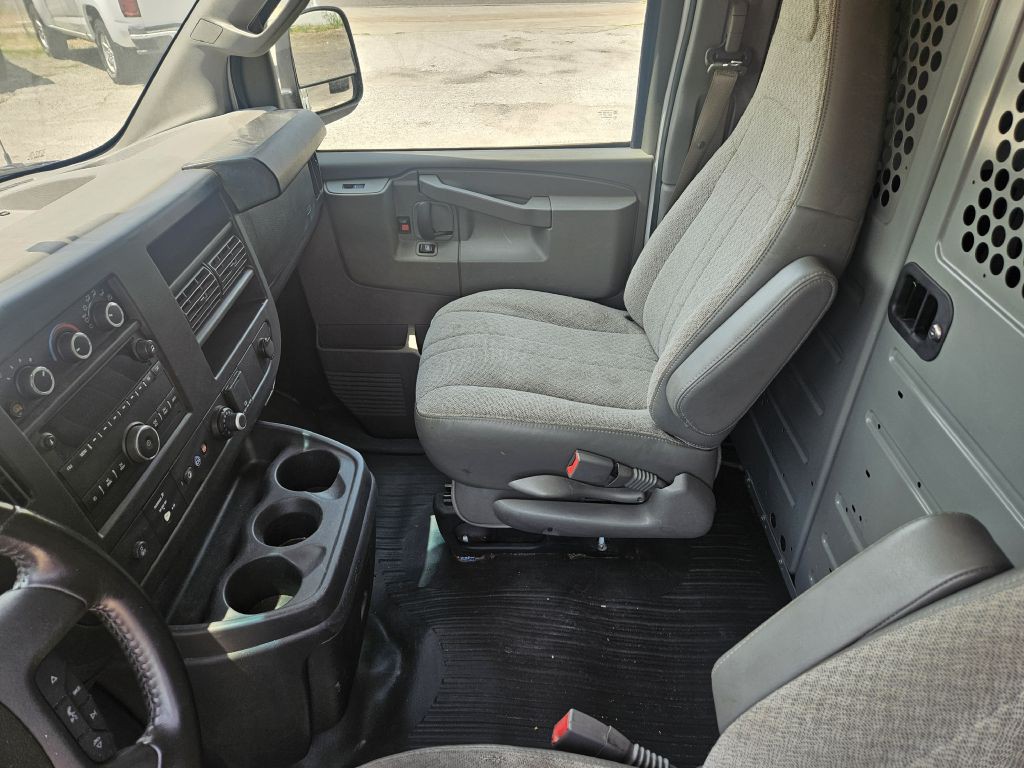 2020 Chevrolet Express Image 19