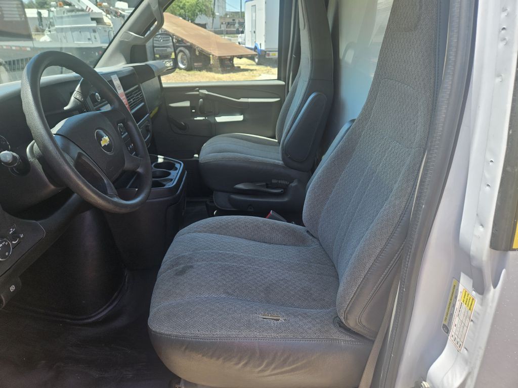 2021 Chevrolet Express Image 5