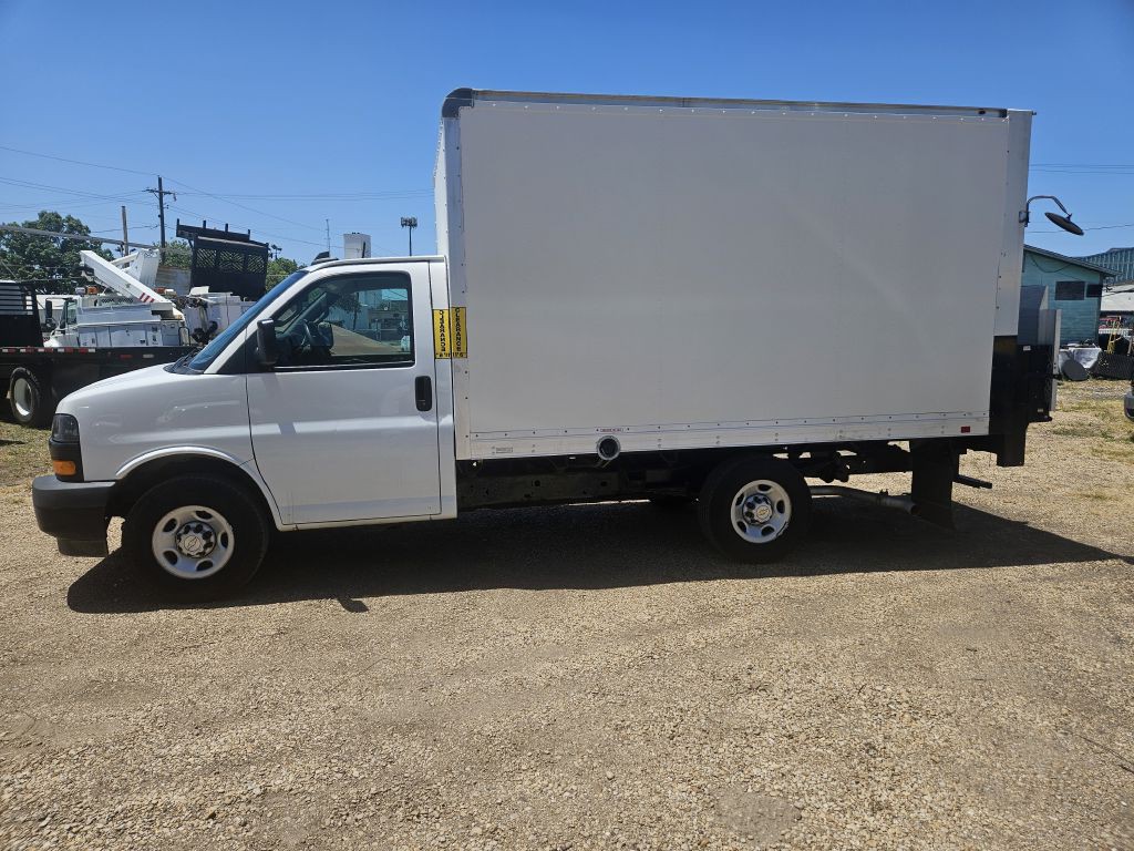 2021 Chevrolet Express Image 9