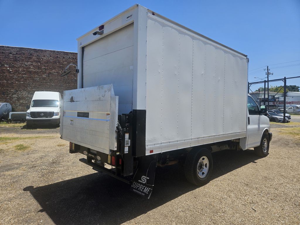 2021 Chevrolet Express Image 12