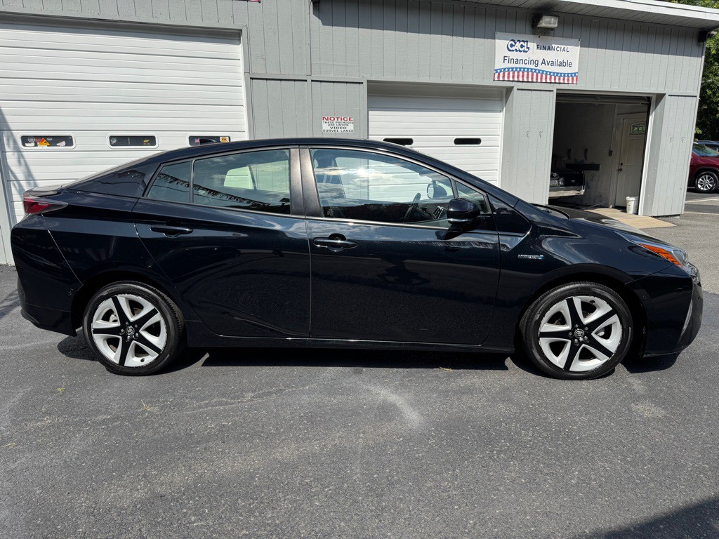 2017 Toyota Prius Image 8