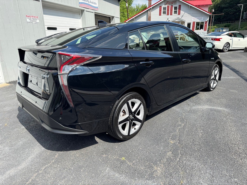 2017 Toyota Prius Image 10
