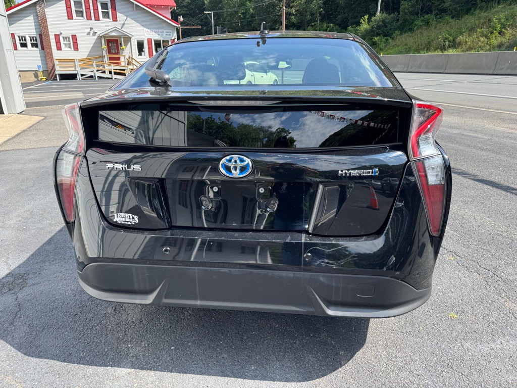 2017 Toyota Prius Image 11