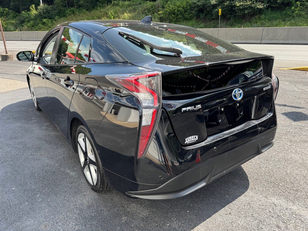 2017 Toyota Prius Image 12