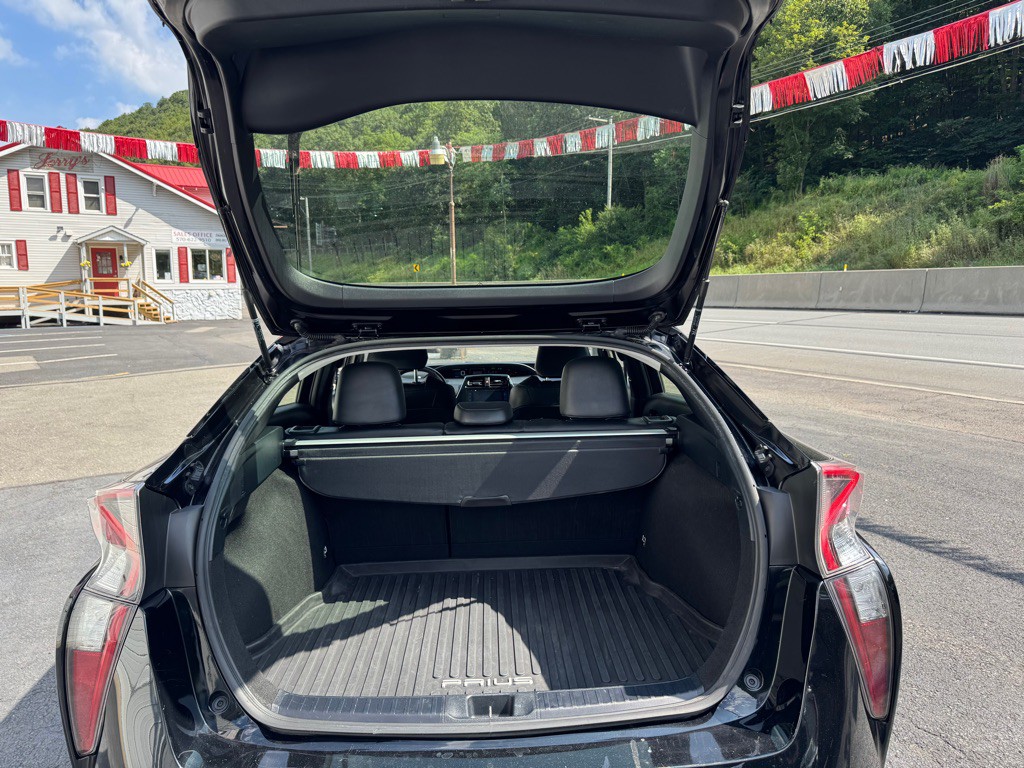 2017 Toyota Prius Image 13