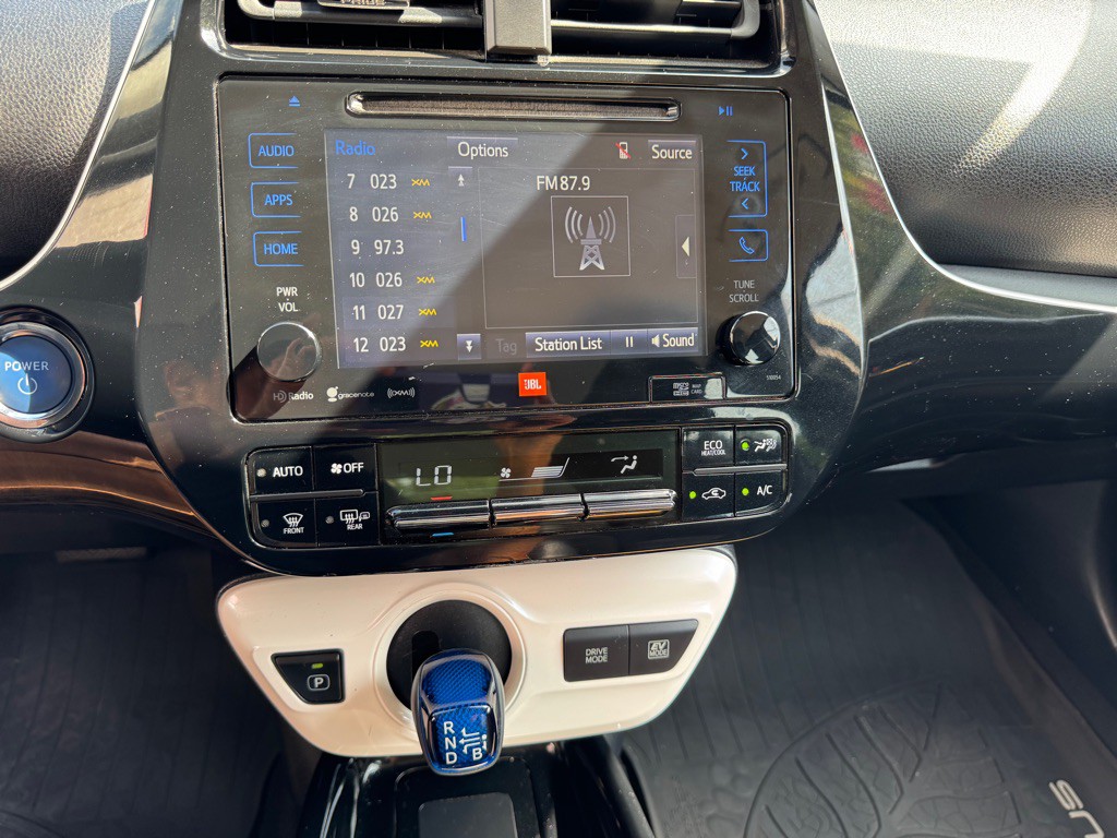 2017 Toyota Prius Image 21