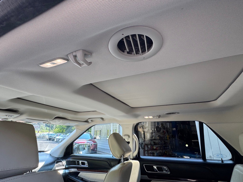 2018 Ford Explorer Image 16