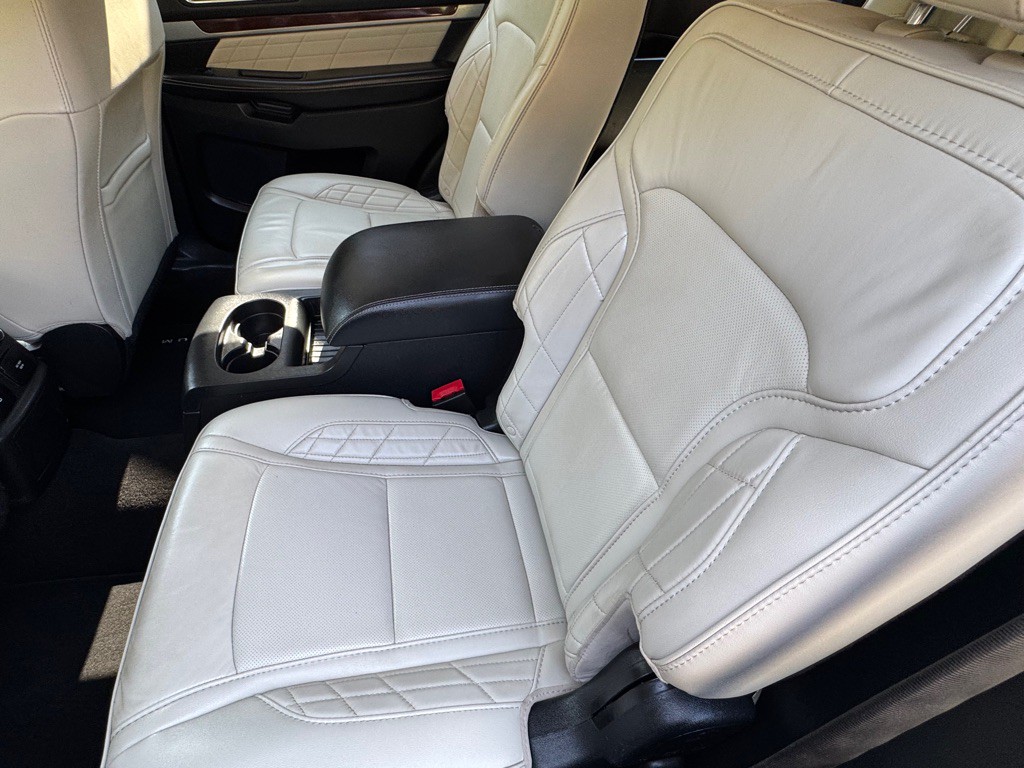 2018 Ford Explorer Image 18