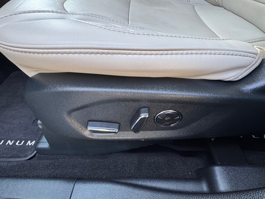 2018 Ford Explorer Image 21