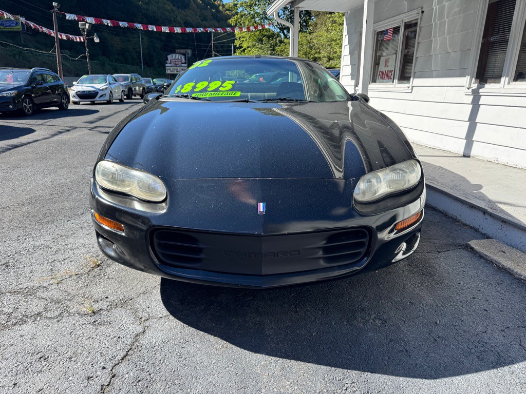 2002 Chevrolet Camaro Image 2