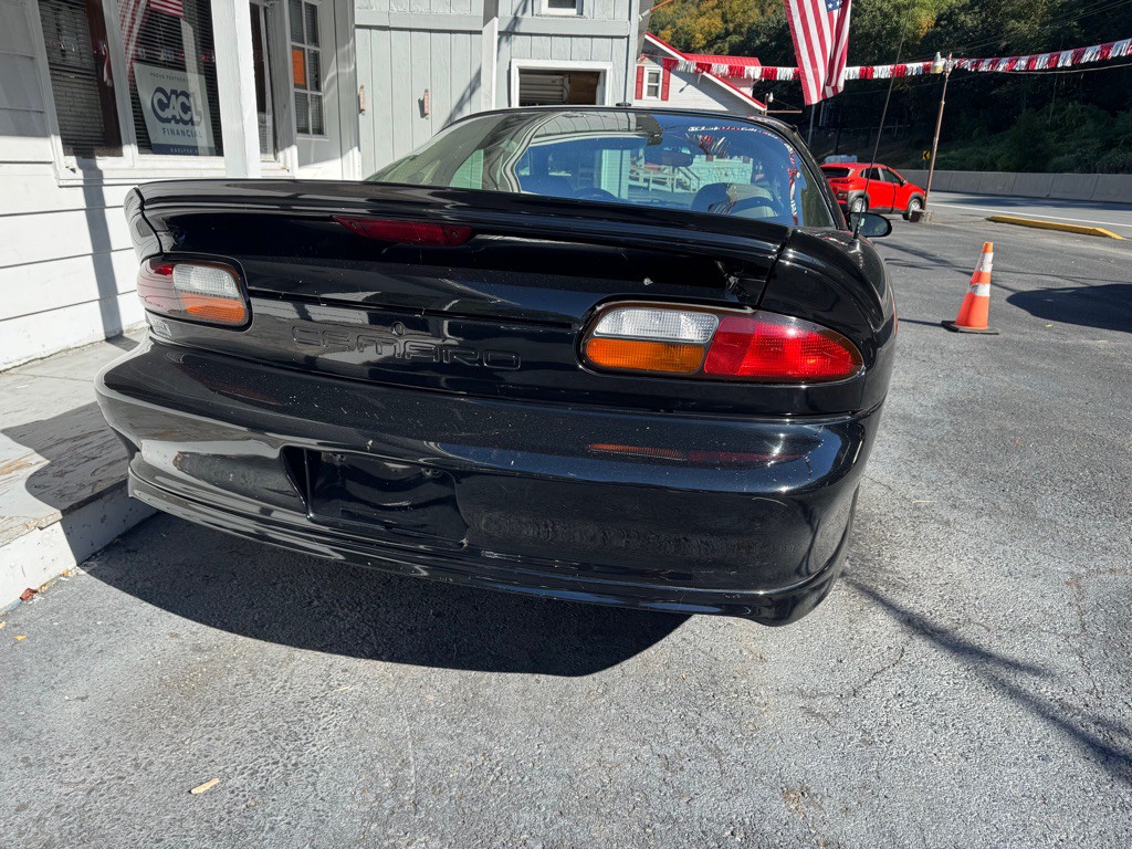 2002 Chevrolet Camaro Image 6