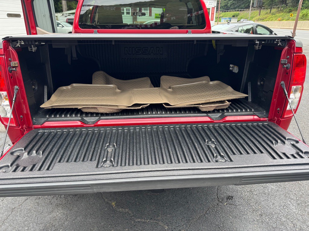 2012 Nissan Frontier Image 21