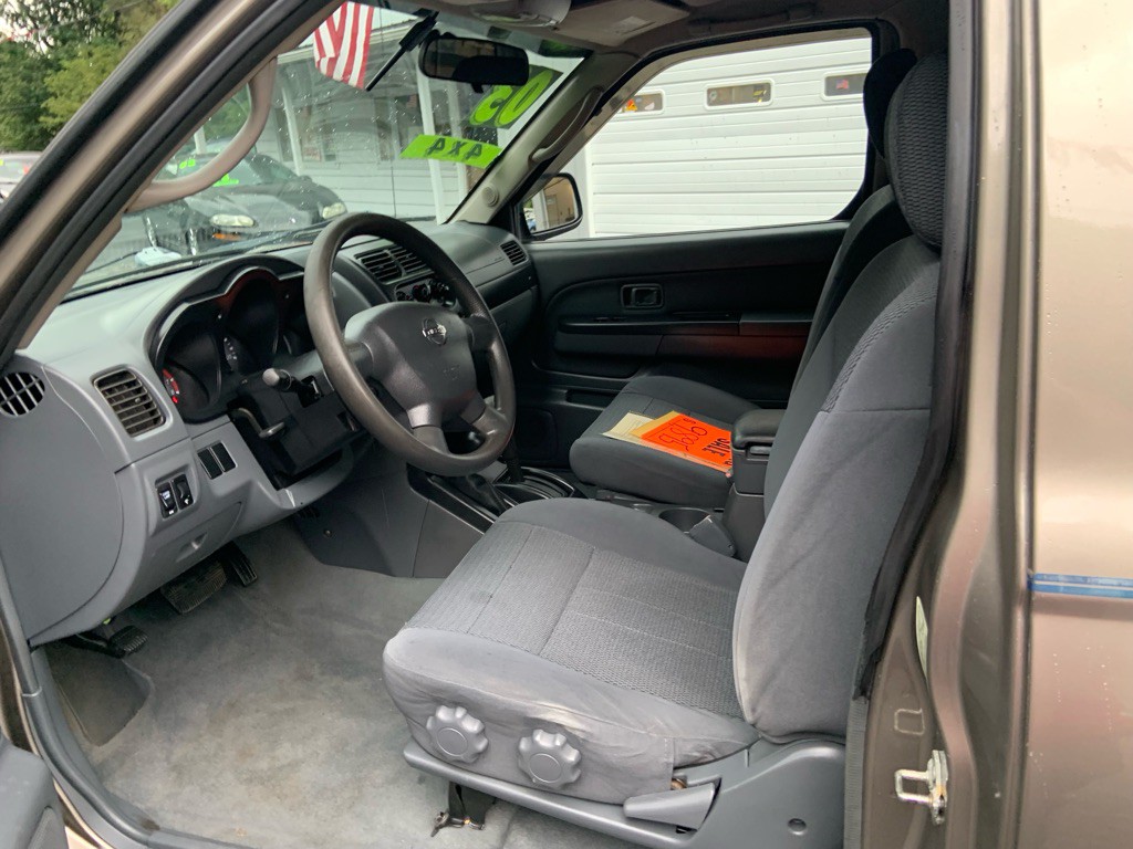 2003 Nissan Frontier Image 6