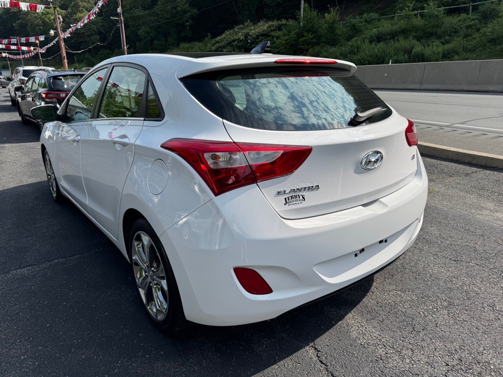 2013 Hyundai Elantra Image 6