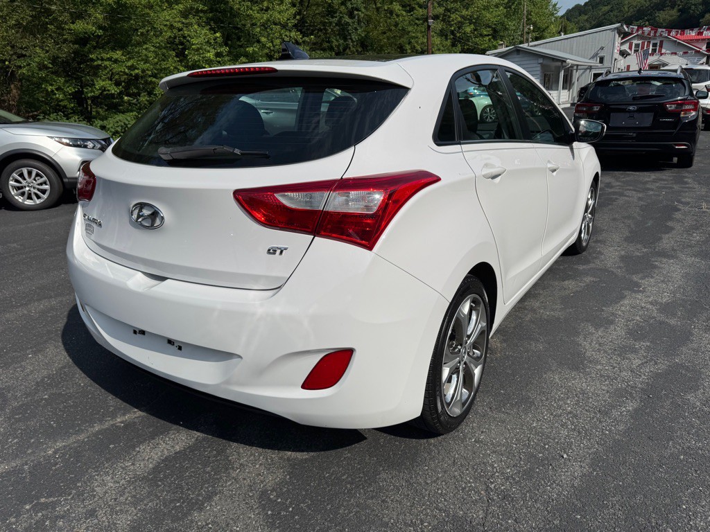 2013 Hyundai Elantra Image 8