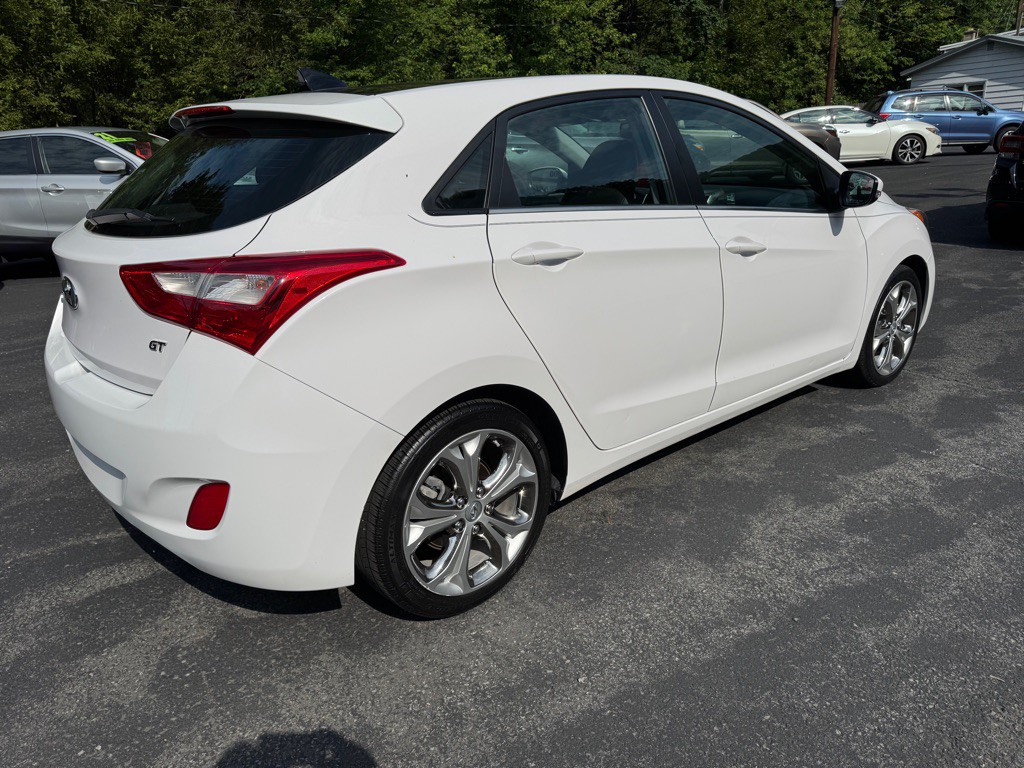 2013 Hyundai Elantra Image 9