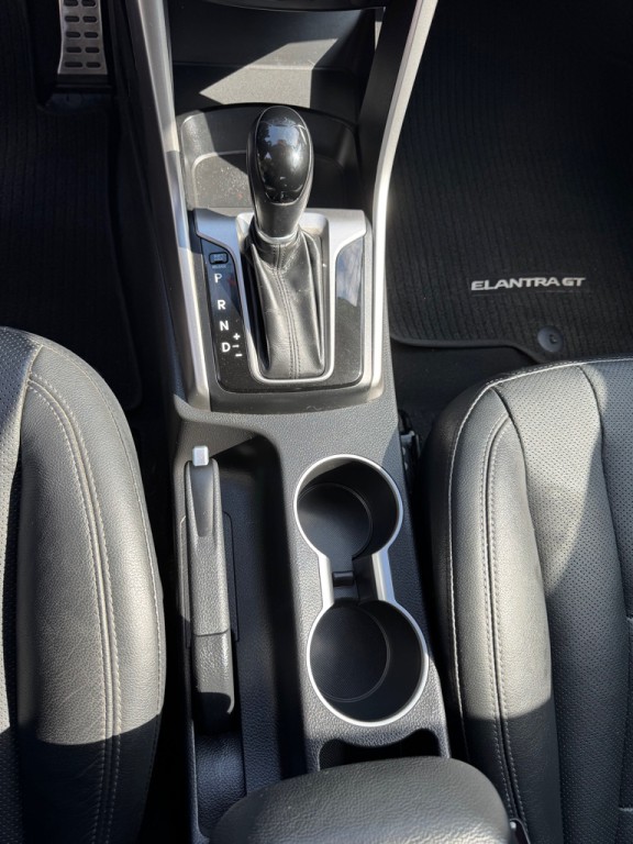 2013 Hyundai Elantra Image 19