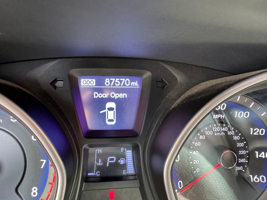 2013 Hyundai Elantra Image 20