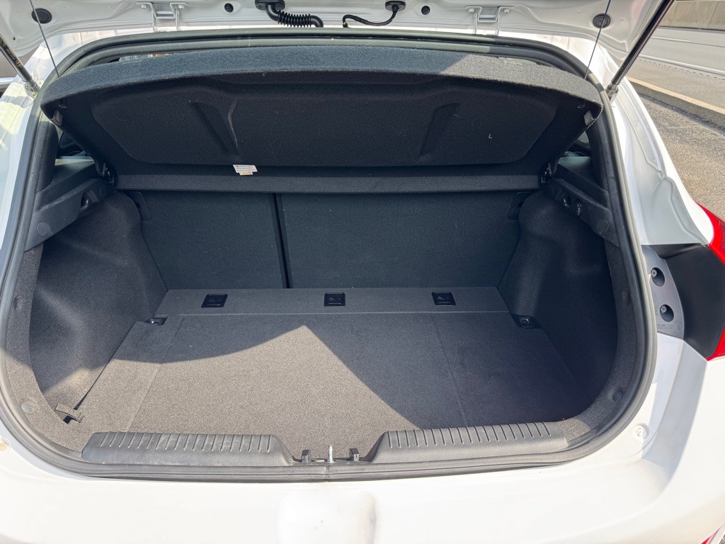 2013 Hyundai Elantra Image 23
