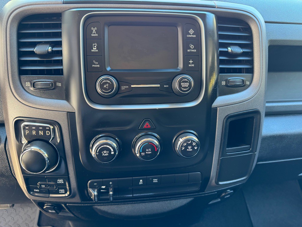 2017 RAM 1500 Image 16