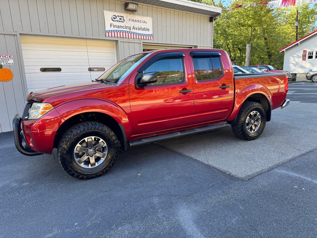 2015 Nissan Frontier Image 2