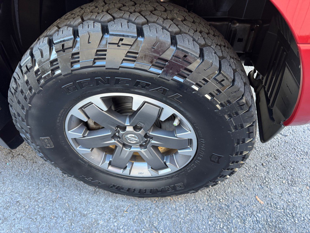 2015 Nissan Frontier Image 10