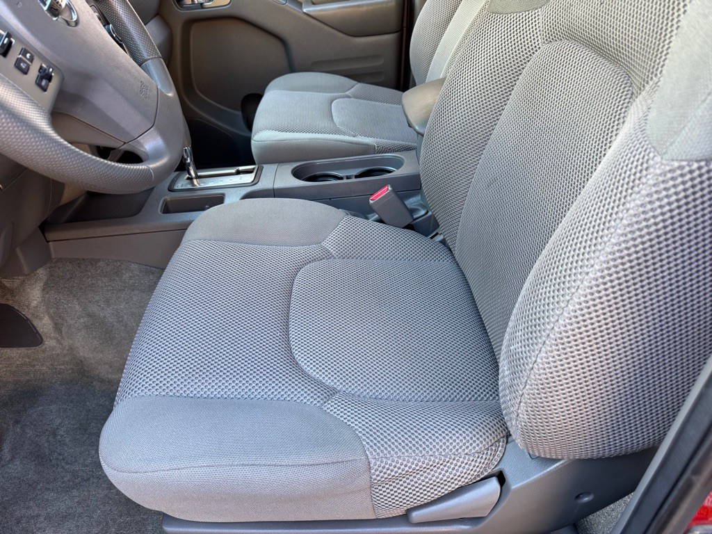2015 Nissan Frontier Image 15