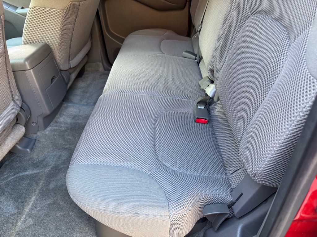 2015 Nissan Frontier Image 16