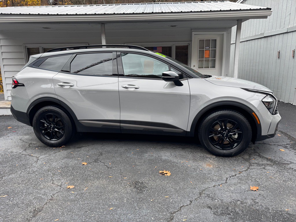 2023 Kia Sportage Image 2