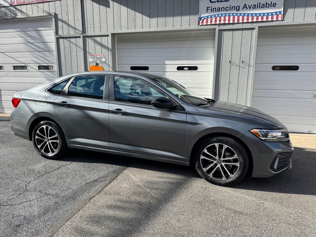 2023 Volkswagen Jetta Image 2