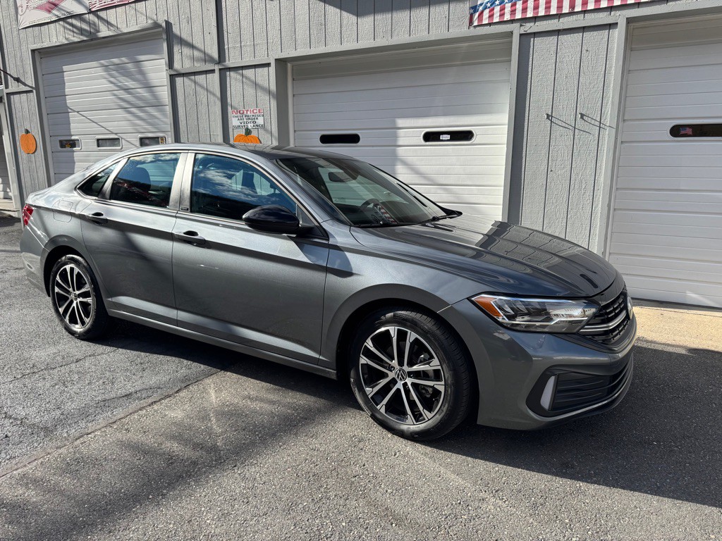 2023 Volkswagen Jetta Image 3