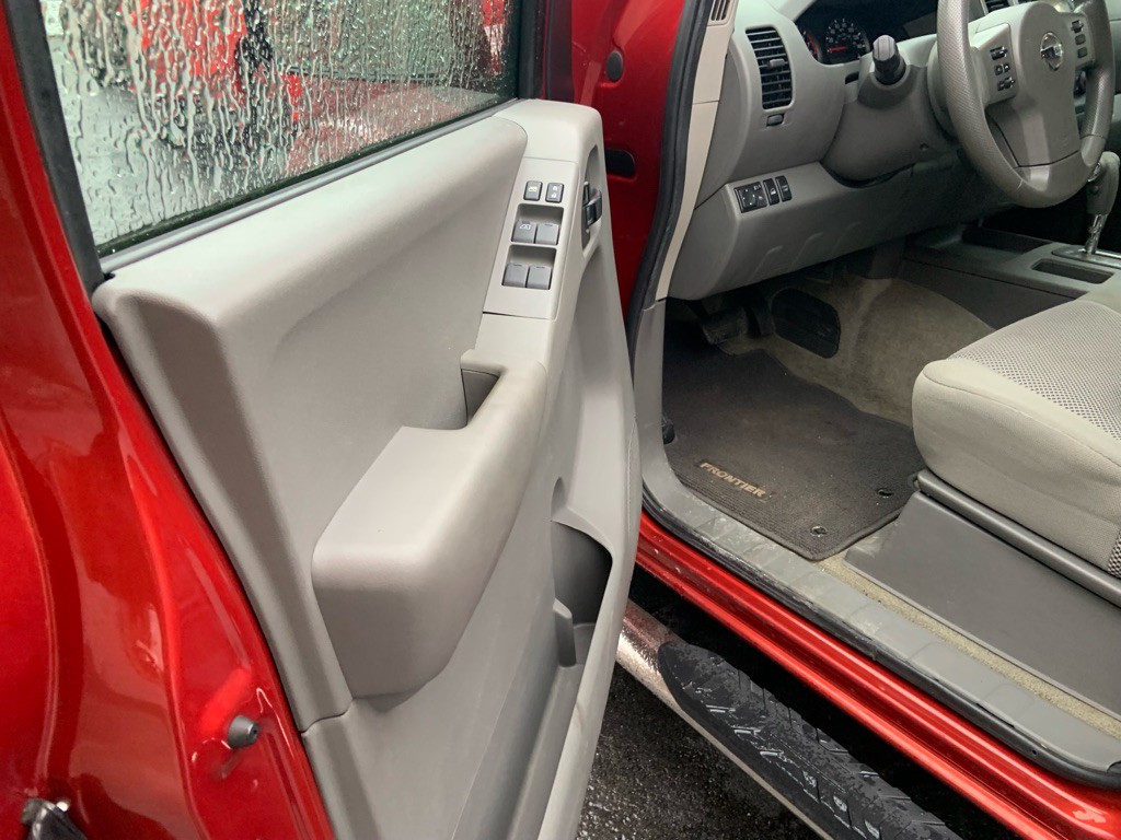 2014 Nissan Frontier Image 5