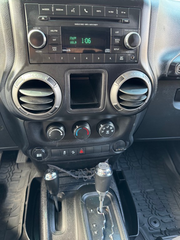 2017 Jeep Wrangler Image 16