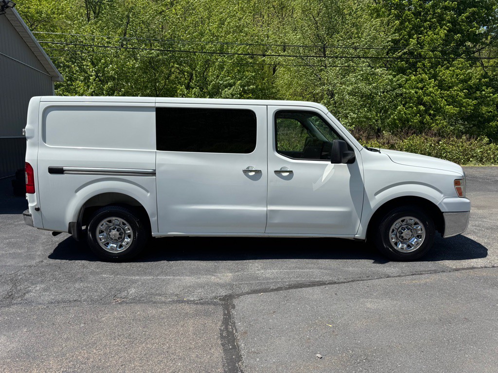 2015 Nissan NV Image 2