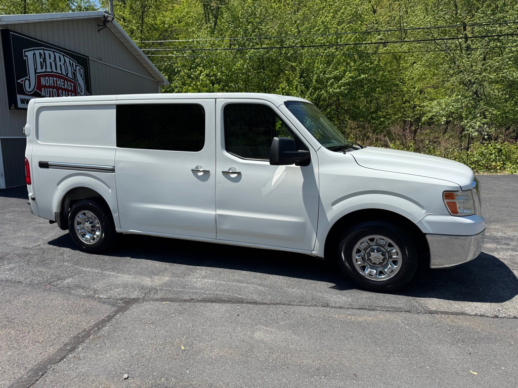 2015 Nissan NV Image 3