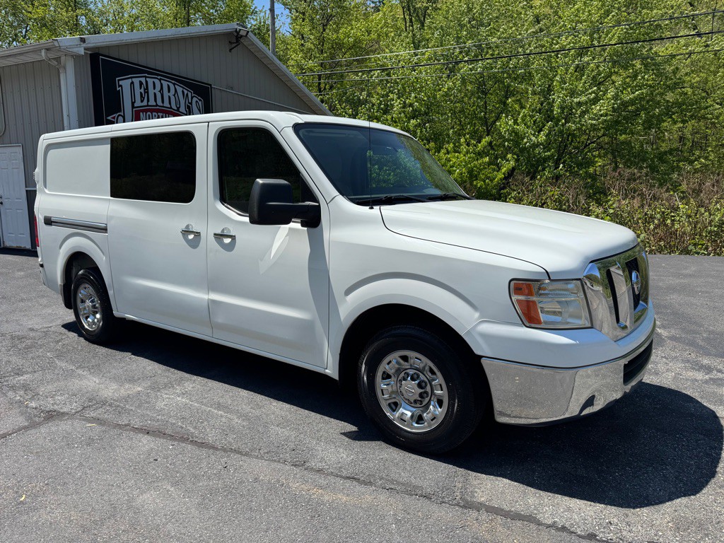 2015 Nissan NV Image 4
