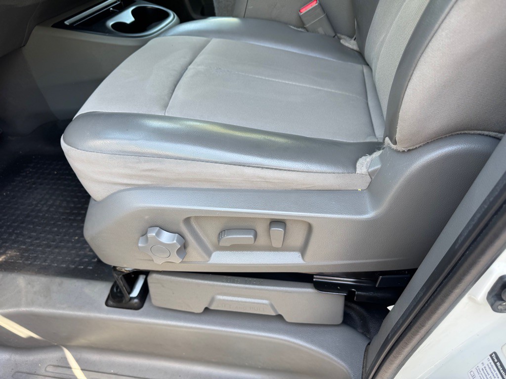 2015 Nissan NV Image 18