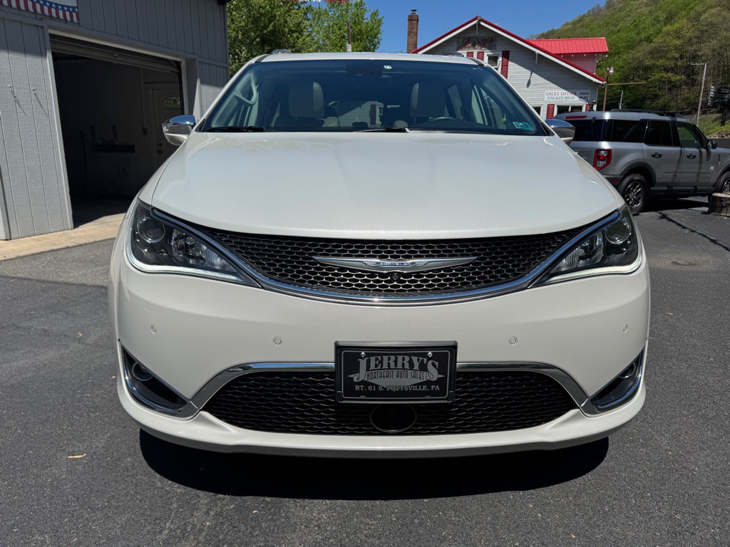 2017 Chrysler Pacifica Image 5