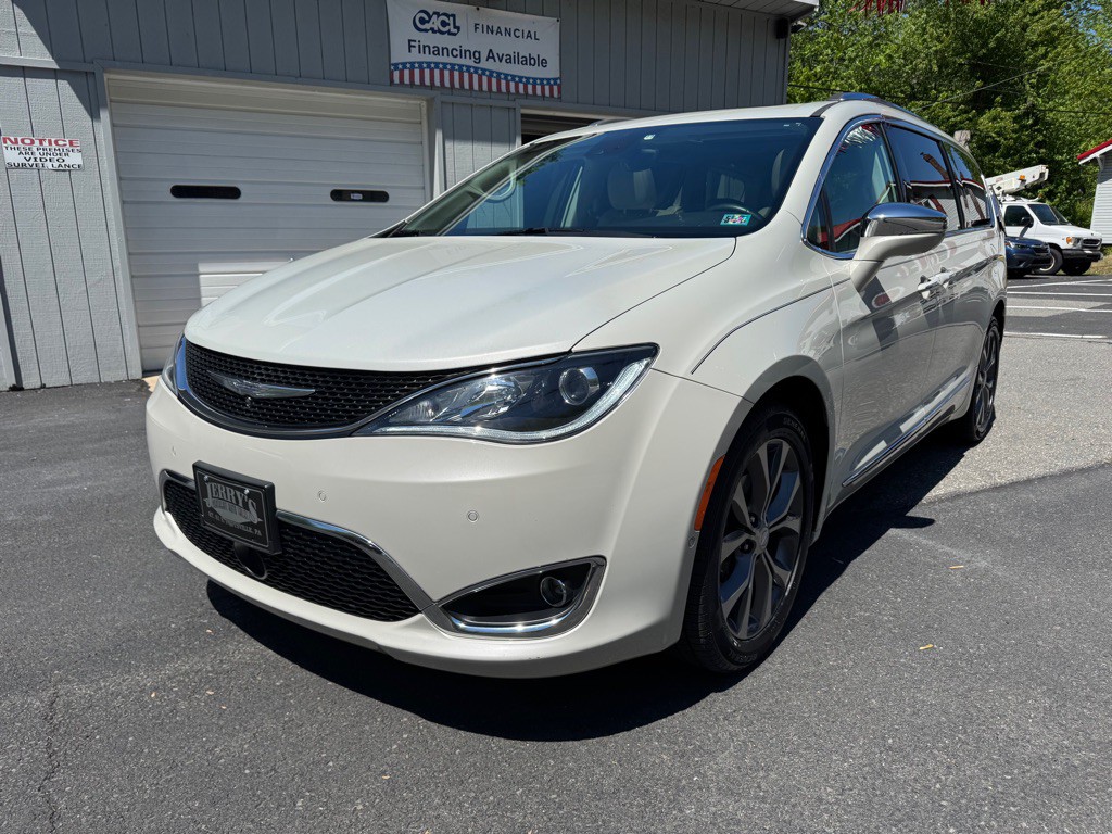 2017 Chrysler Pacifica Image 6
