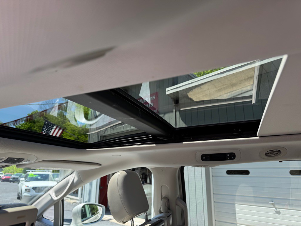 2017 Chrysler Pacifica Image 15