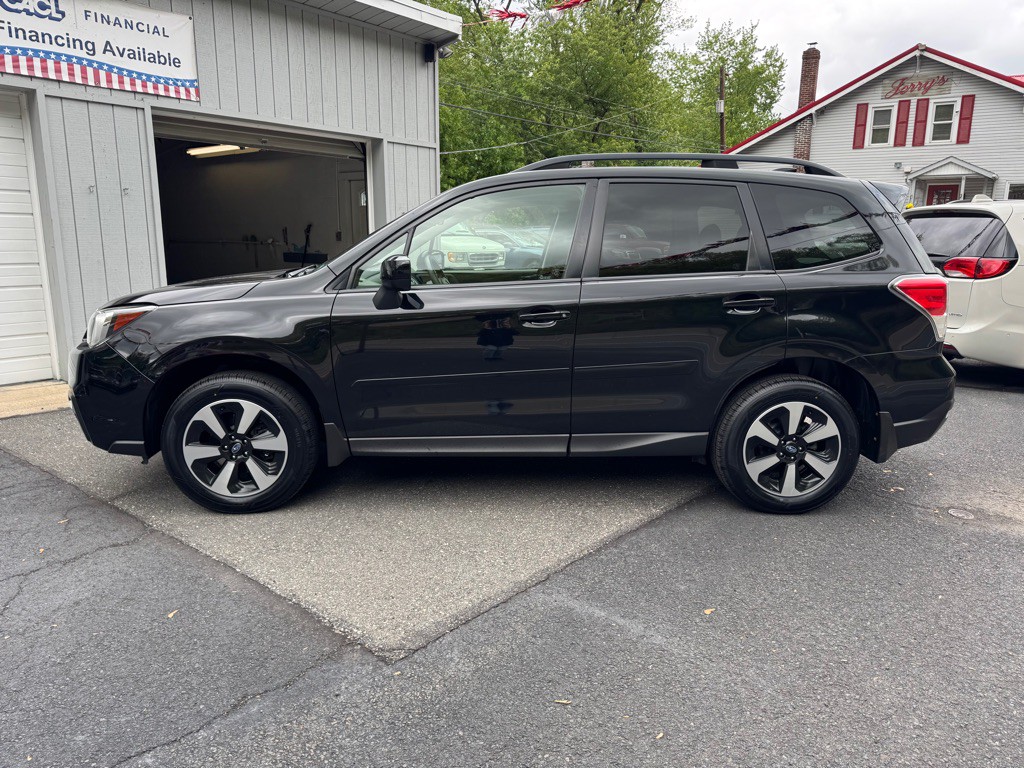 2017 Subaru Forester Image 8