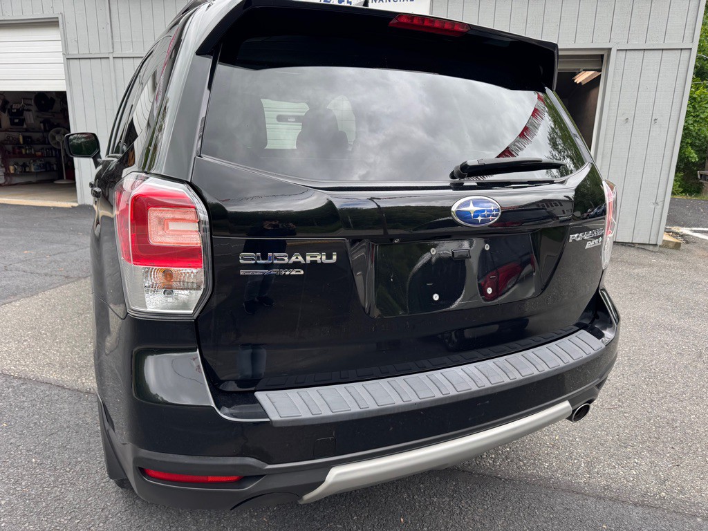 2017 Subaru Forester Image 10
