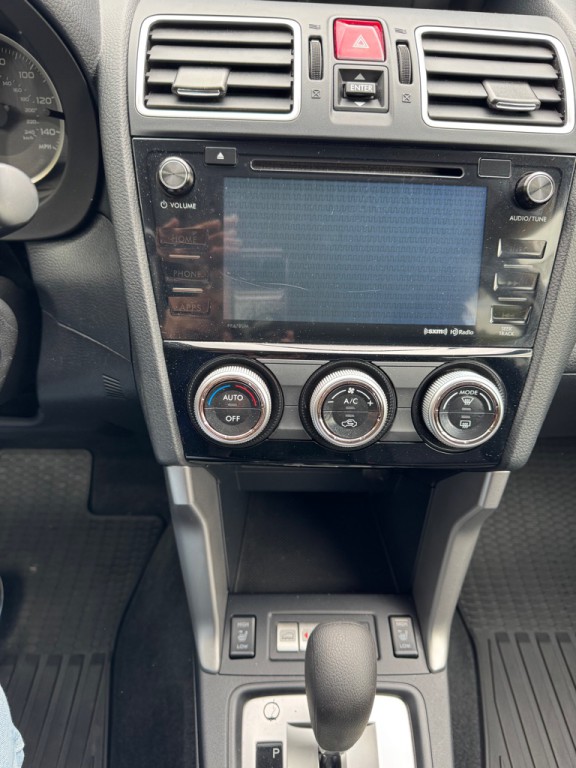 2017 Subaru Forester Image 17